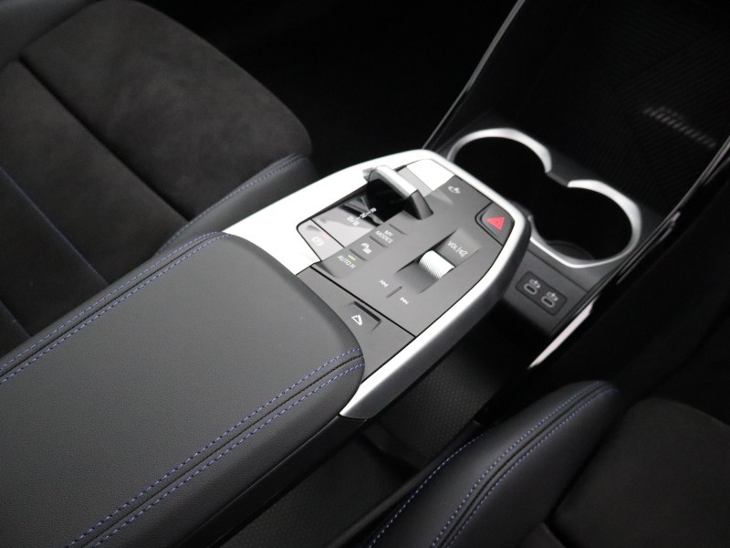  BMW iX1 150kW eDrive20 Shadow Ed 65kWh 5dr Auto [22kWCh] 5927185