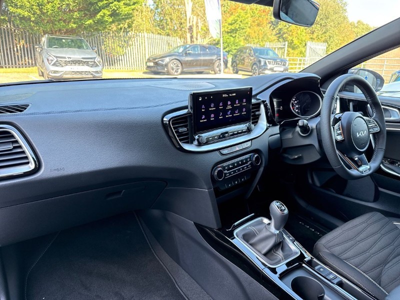 2025 (25) KIA XCEED 1.5T GDi ISG 138 GT-Line 5dr 4486844