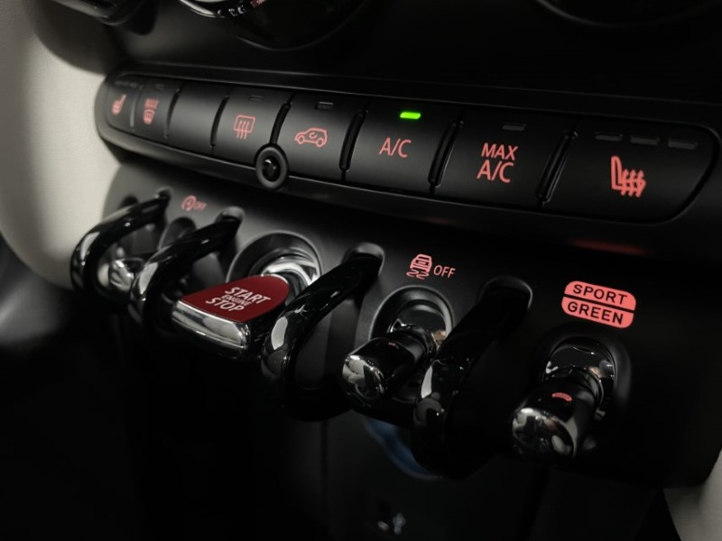 2024 (73) MINI HATCHBACK 1.5 Cooper Exclusive Premium 3dr Auto 2863608