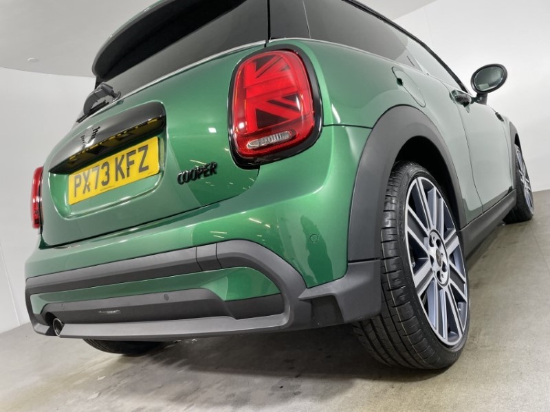 2024 (73) MINI HATCHBACK 1.5 Cooper Exclusive Premium 3dr Auto 2863655