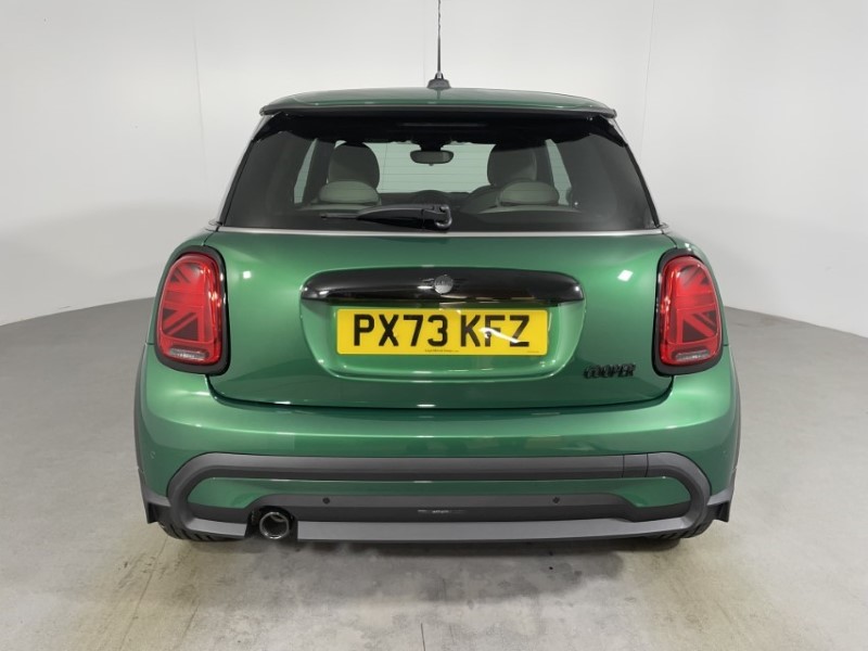 2024 (73) MINI HATCHBACK 1.5 Cooper Exclusive Premium 3dr Auto 2863652
