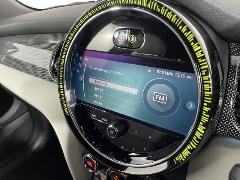 2024 (73) MINI HATCHBACK 1.5 Cooper Exclusive Premium 3dr Auto 2863598