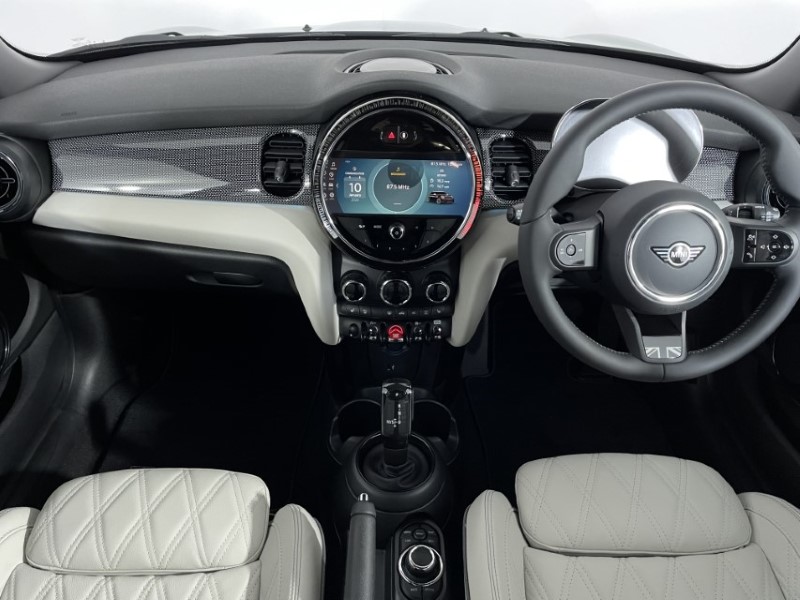 2024 (73) MINI HATCHBACK 1.5 Cooper Exclusive Premium 3dr Auto 2863626