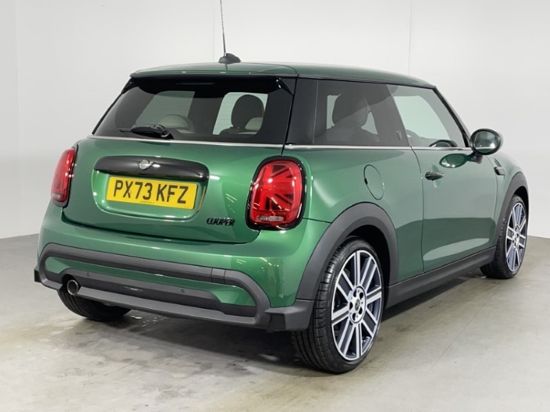 2024 (73) MINI HATCHBACK 1.5 Cooper Exclusive Premium 3dr Auto 2863657