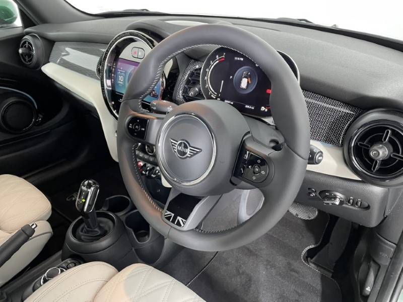 2024 (73) MINI HATCHBACK 1.5 Cooper Exclusive Premium 3dr Auto 2863609