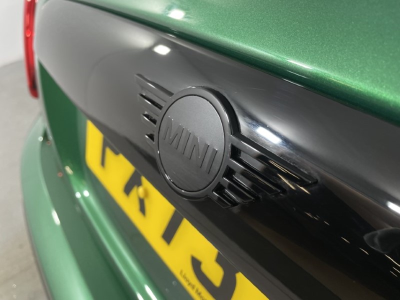 2024 (73) MINI HATCHBACK 1.5 Cooper Exclusive Premium 3dr Auto 2863653