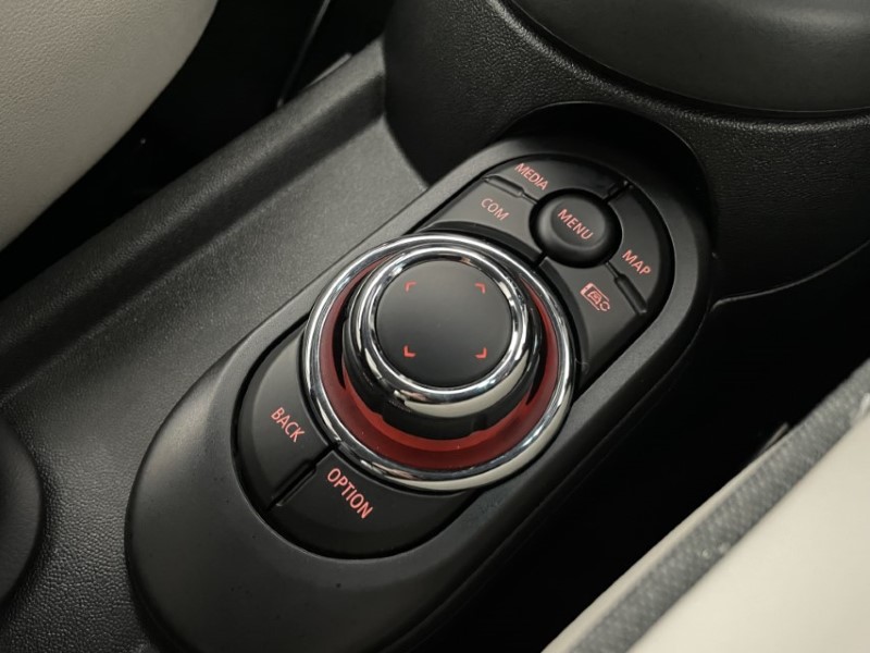 2024 (73) MINI HATCHBACK 1.5 Cooper Exclusive Premium 3dr Auto 2863606