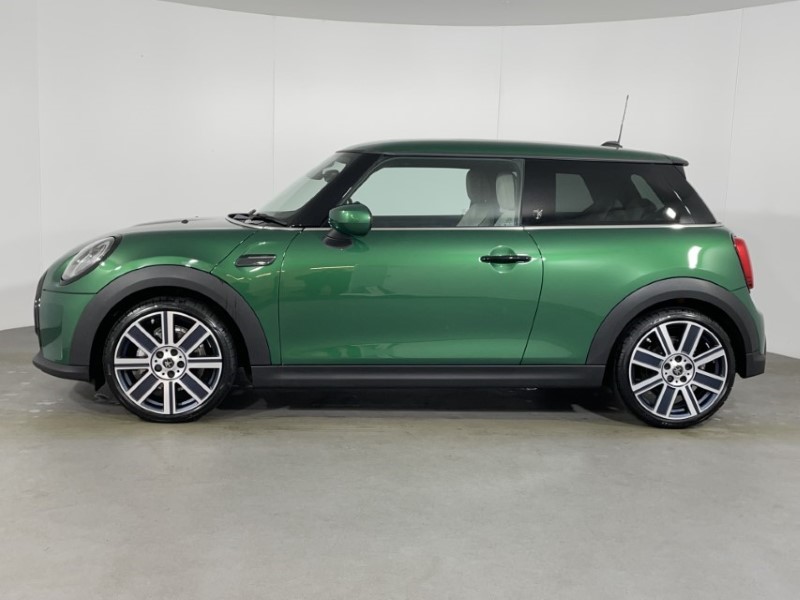 2024 (73) MINI HATCHBACK 1.5 Cooper Exclusive Premium 3dr Auto 2863663