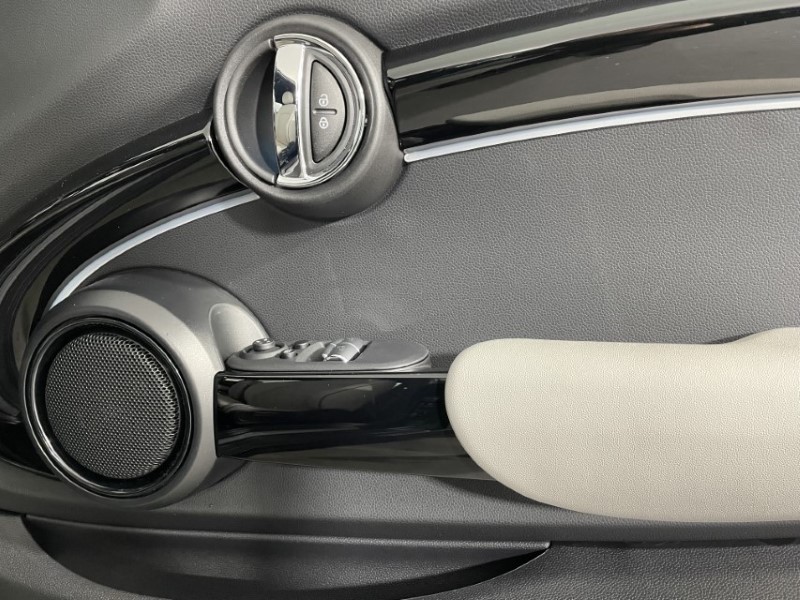 2024 (73) MINI HATCHBACK 1.5 Cooper Exclusive Premium 3dr Auto 2863611