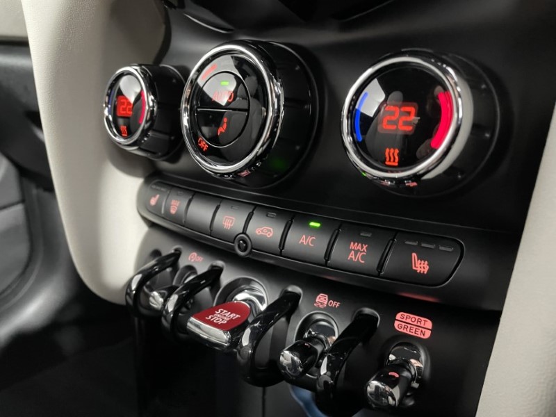 2024 (73) MINI HATCHBACK 1.5 Cooper Exclusive Premium 3dr Auto 2863607