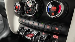 2024 (73) MINI HATCHBACK 1.5 Cooper Exclusive Premium 3dr Auto 2863607