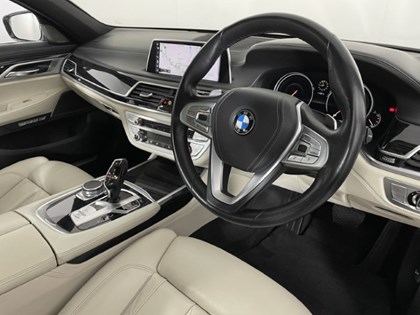 2016 (66) BMW 7 SERIES 750i M Sport 4dr Auto