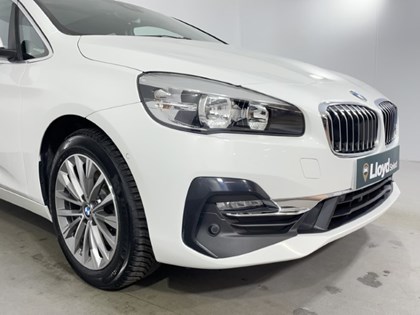 2018 (68) BMW 2 SERIES 220i Luxury 5dr DCT