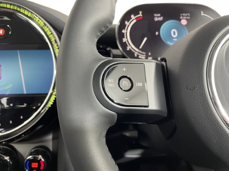 2024 (24) MINI HATCHBACK 1.5 Cooper Classic Premium 3dr Auto 3112664