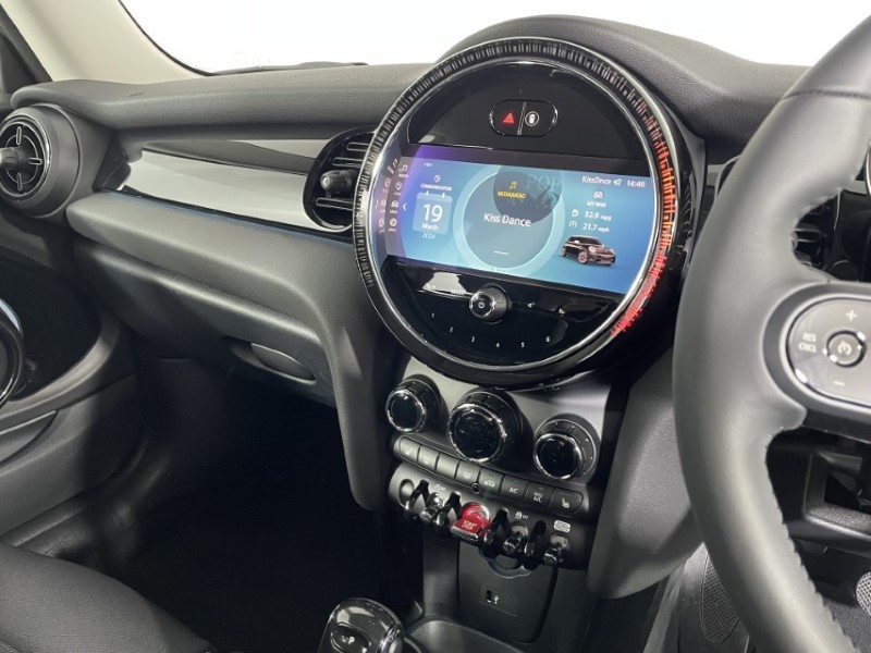 2024 (24) MINI HATCHBACK 1.5 Cooper Classic Premium 3dr Auto 3112682