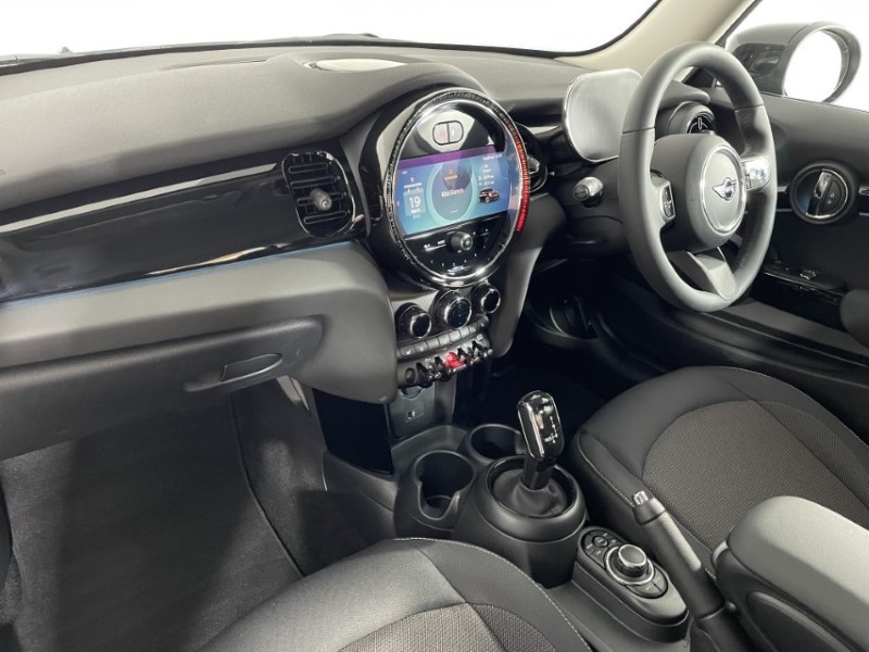 2024 (24) MINI HATCHBACK 1.5 Cooper Classic Premium 3dr Auto 3112707