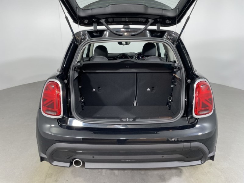 2024 (24) MINI HATCHBACK 1.5 Cooper Classic Premium 3dr Auto 3112702