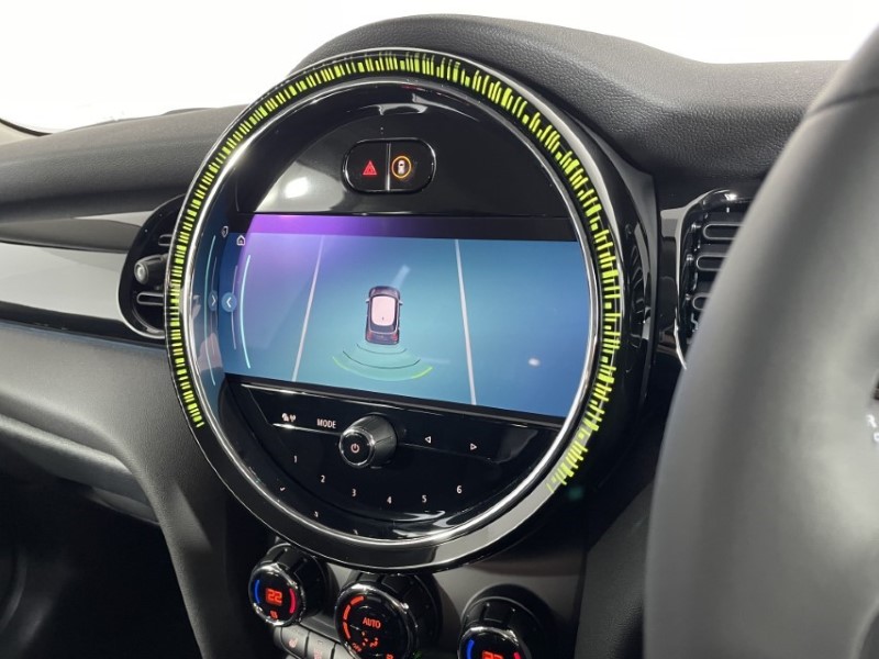 2024 (24) MINI HATCHBACK 1.5 Cooper Classic Premium 3dr Auto 3112673