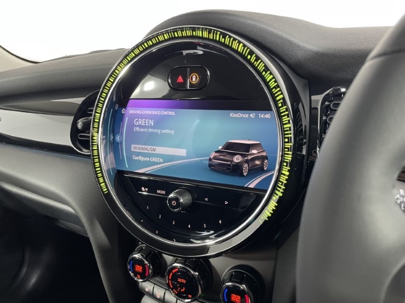 2024 (24) MINI HATCHBACK 1.5 Cooper Classic Premium 3dr Auto 3112681