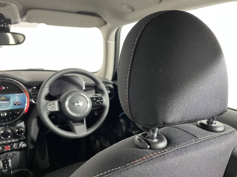 2024 (24) MINI HATCHBACK 1.5 Cooper Classic Premium 3dr Auto 3112704