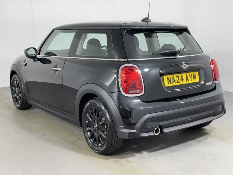 2024 (24) MINI HATCHBACK 1.5 Cooper Classic Premium 3dr Auto 3112718