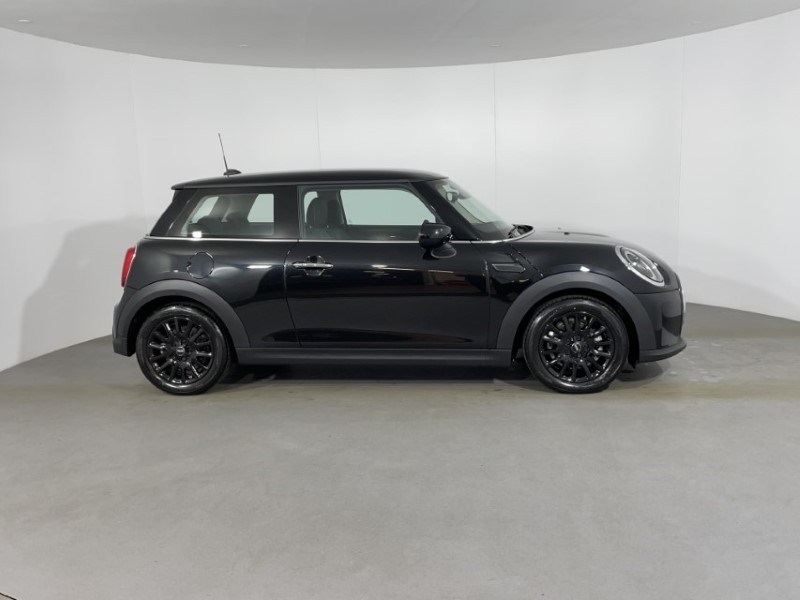 2024 (24) MINI HATCHBACK 1.5 Cooper Classic Premium 3dr Auto 3112713