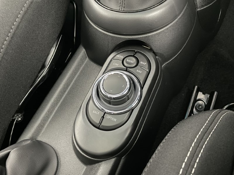 2024 (24) MINI HATCHBACK 1.5 Cooper Sport Premium Plus 3dr Auto 3076770