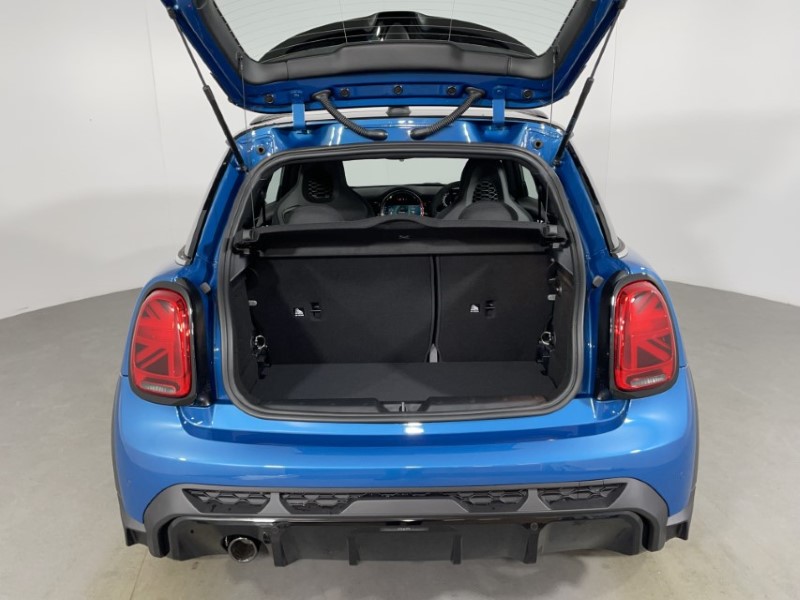 2024 (24) MINI HATCHBACK 1.5 Cooper Sport Premium Plus 3dr Auto 3076808