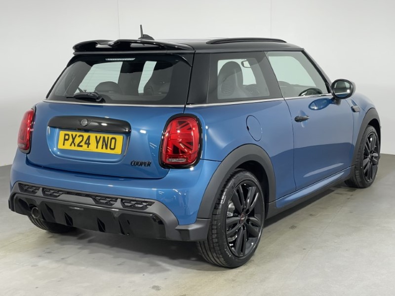 2024 (24) MINI HATCHBACK 1.5 Cooper Sport Premium Plus 3dr Auto 3076816