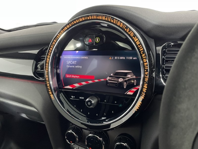 2024 (24) MINI HATCHBACK 1.5 Cooper Sport Premium Plus 3dr Auto 3076782
