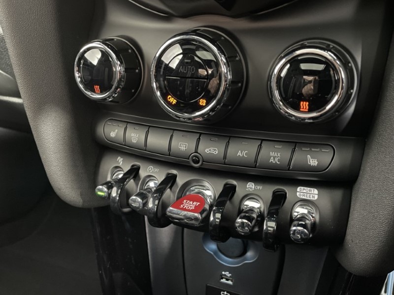 2024 (24) MINI HATCHBACK 1.5 Cooper Sport Premium Plus 3dr Auto 3076772