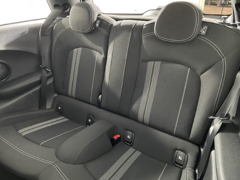 2024 (24) MINI HATCHBACK 1.5 Cooper Sport Premium Plus 3dr Auto 3076812