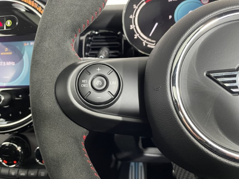 2024 (24) MINI HATCHBACK 1.5 Cooper Sport Premium Plus 3dr Auto 3076775