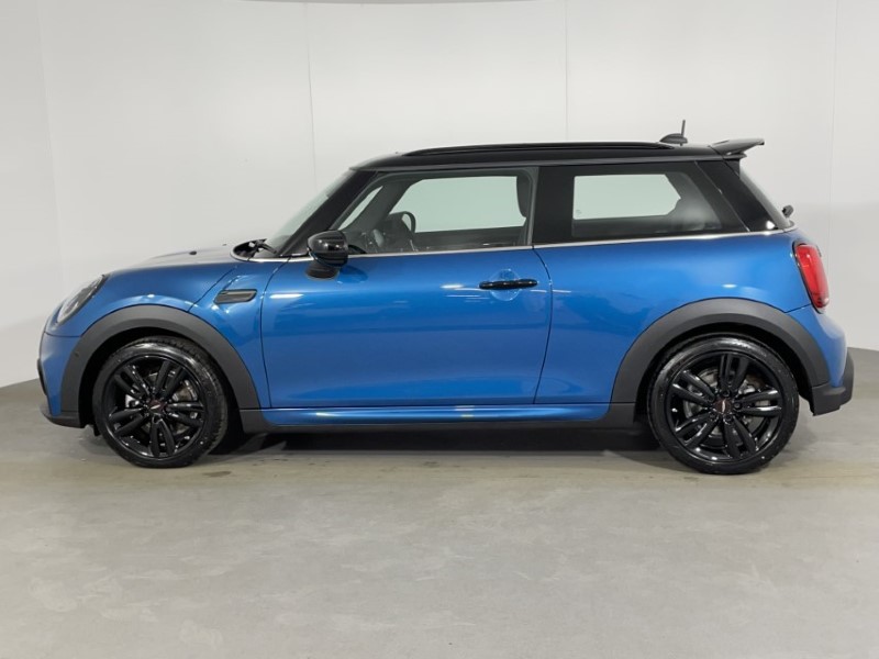2024 (24) MINI HATCHBACK 1.5 Cooper Sport Premium Plus 3dr Auto 3076826