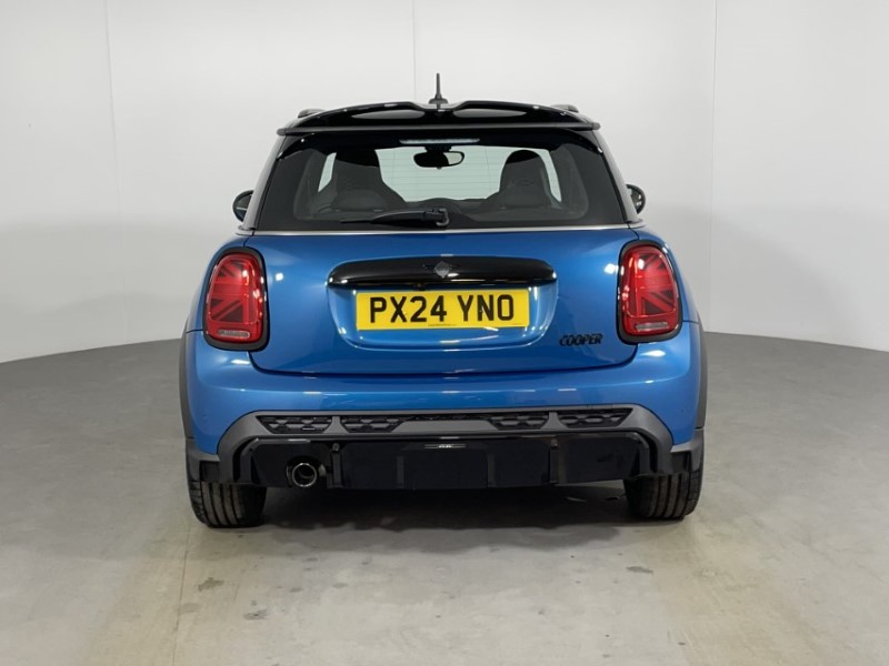 2024 (24) MINI HATCHBACK 1.5 Cooper Sport Premium Plus 3dr Auto 3076815