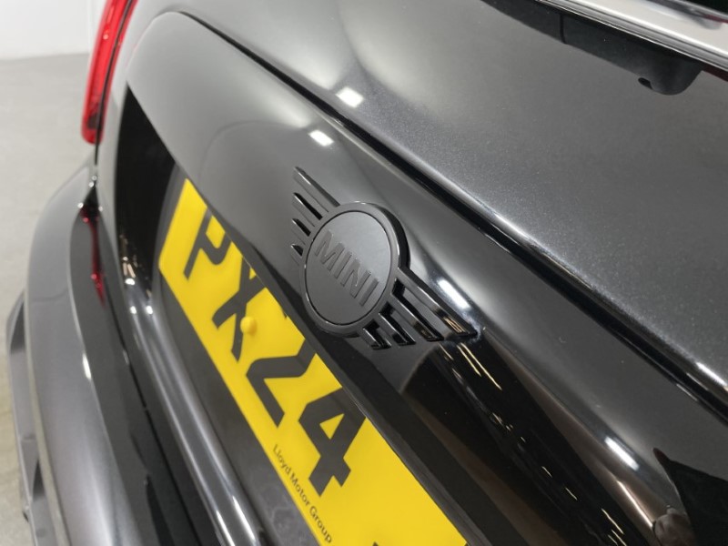 2024 (24) MINI HATCHBACK 2.0 John Cooper Works Premium 3dr 3073410