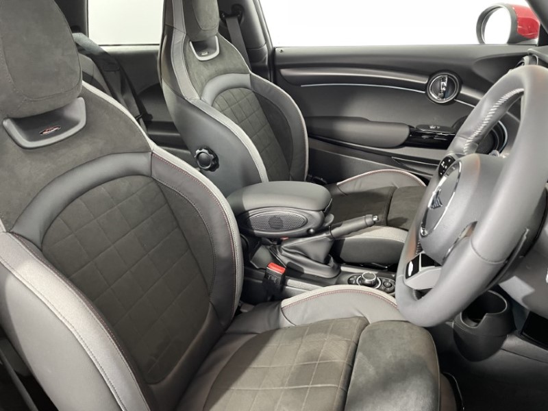 2024 (24) MINI HATCHBACK 2.0 John Cooper Works Premium 3dr 3073403