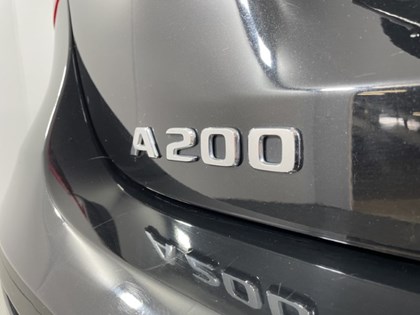 2018 (68) MERCEDES-BENZ A CLASS A200 AMG Line Premium Plus 5dr Auto