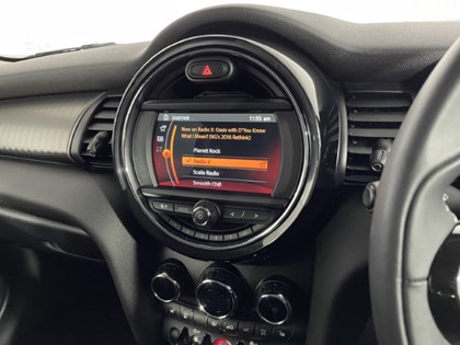 2019 (19) MINI HATCHBACK 1.5 Cooper Exclusive II 5dr Auto