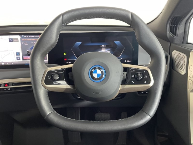 2024 (73) BMW iX 240kW xDrive40 M Sport 76.6kWh 5dr Auto Tech PLUS/Sky 3219088