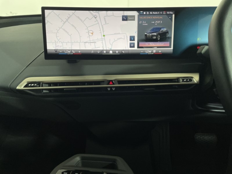 2024 (73) BMW iX 240kW xDrive40 M Sport 76.6kWh 5dr Auto Tech PLUS/Sky 3219086