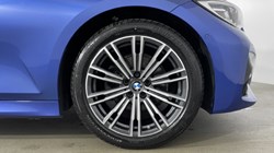 2021 (71) BMW 3 SERIES 320d xDrive MHT M Sport 4dr Step Auto 3382161