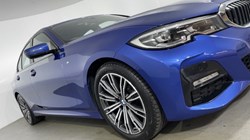 2021 (71) BMW 3 SERIES 320d xDrive MHT M Sport 4dr Step Auto 3382182