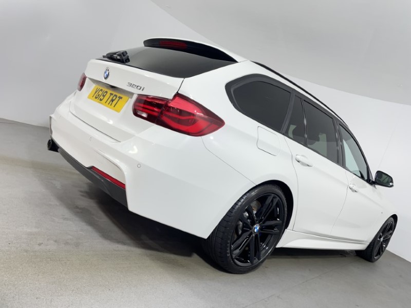 2019 (19) BMW 3 SERIES 320i M Sport Shadow Edition 5dr Step Auto 3350778