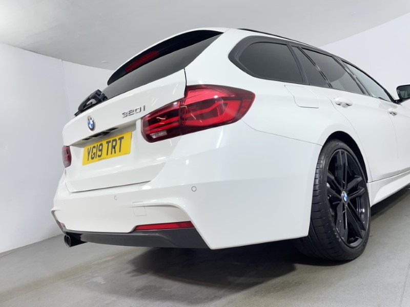 2019 (19) BMW 3 SERIES 320i M Sport Shadow Edition 5dr Step Auto 3350777