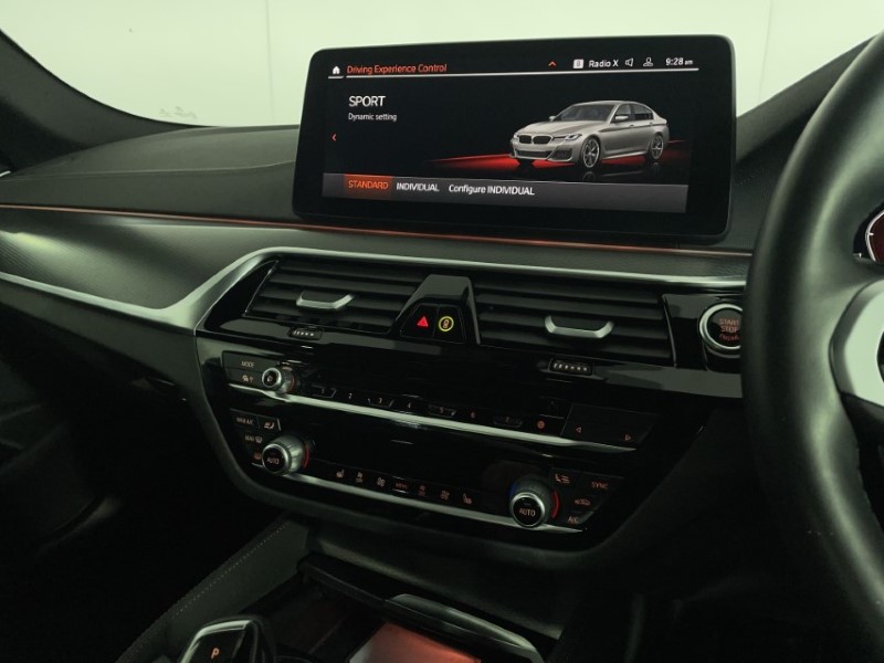 2022 (72) BMW 5 SERIES 520d MHT M Sport 4dr Step Auto 3351250