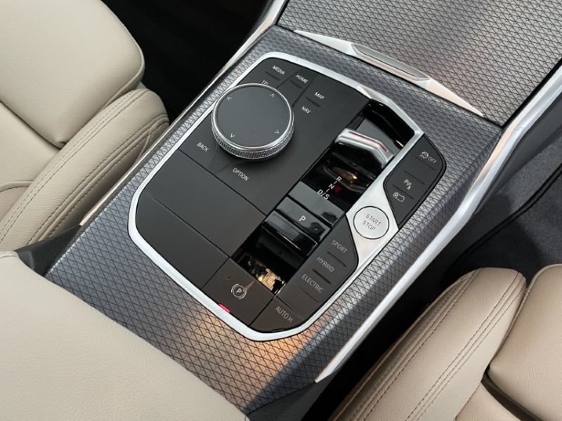 2024 (73) BMW 3 SERIES 330e xDrive M Sport 4dr Step Auto [Tech/Pro Pack] 3405438