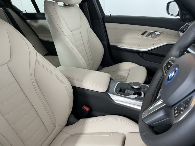 2024 (73) BMW 3 SERIES 330e xDrive M Sport 4dr Step Auto [Tech/Pro Pack] 3405436