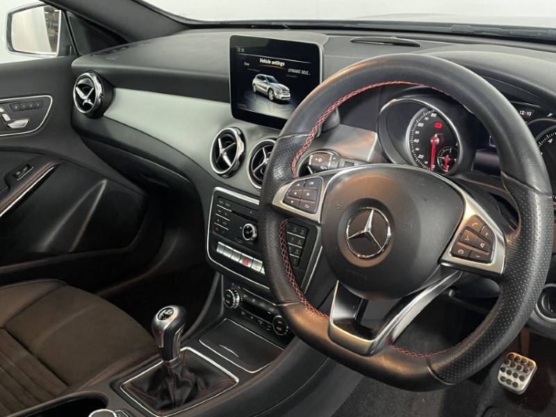2020 (20) MERCEDES-BENZ GLA 200 AMG Line Edition Plus 5dr 3449434
