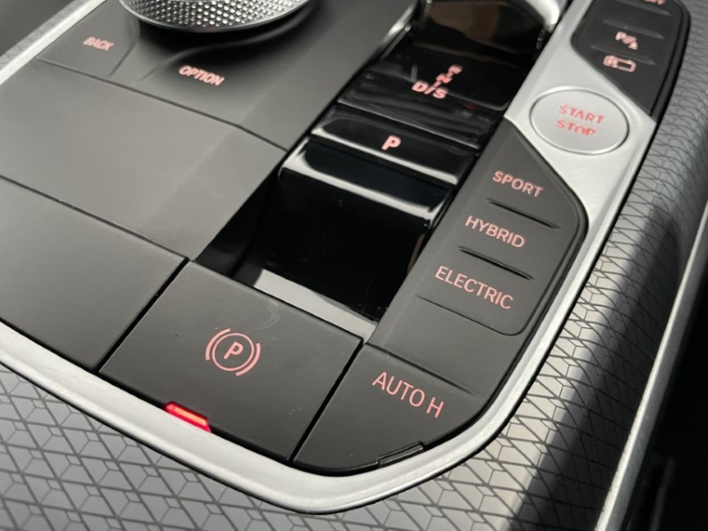 2024 (73) BMW 3 SERIES 330e M Sport 4dr Step Auto 3471894